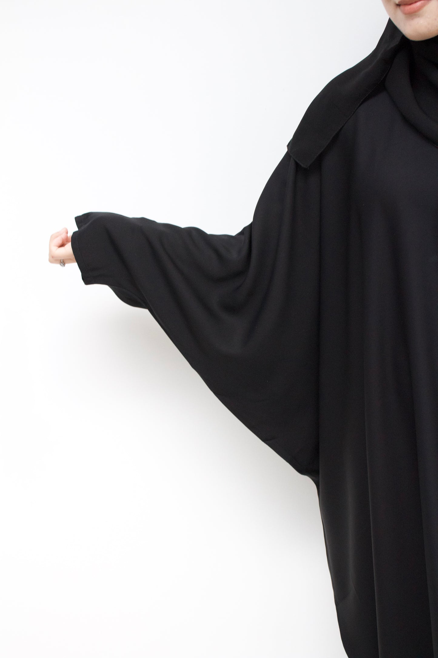 Black Nida Abaya